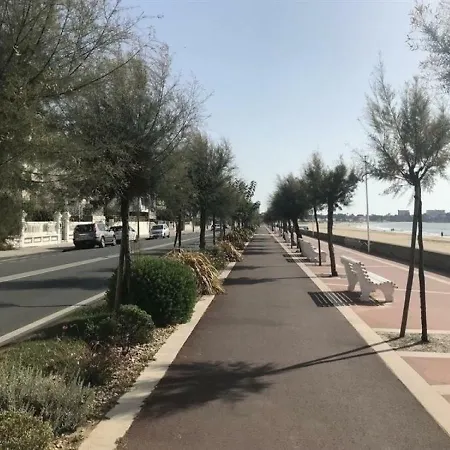 Parc : Moderne Idealement Situe Proche Tiki